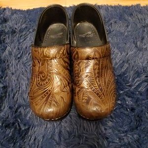 Brown Danskos